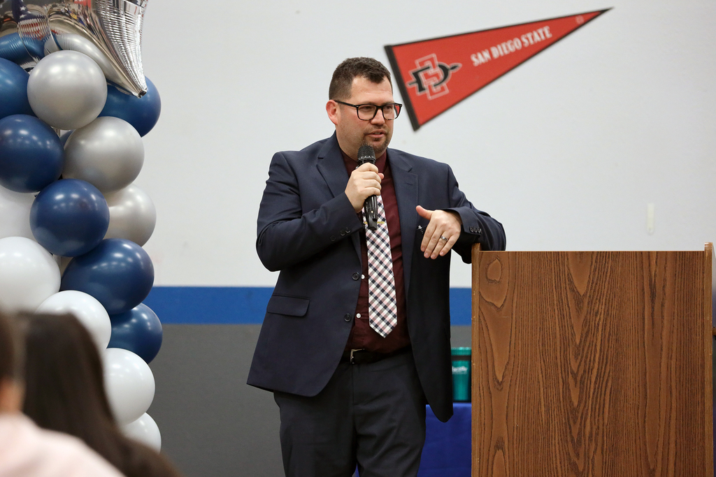 Principal Ismael Maldonado addresses audience