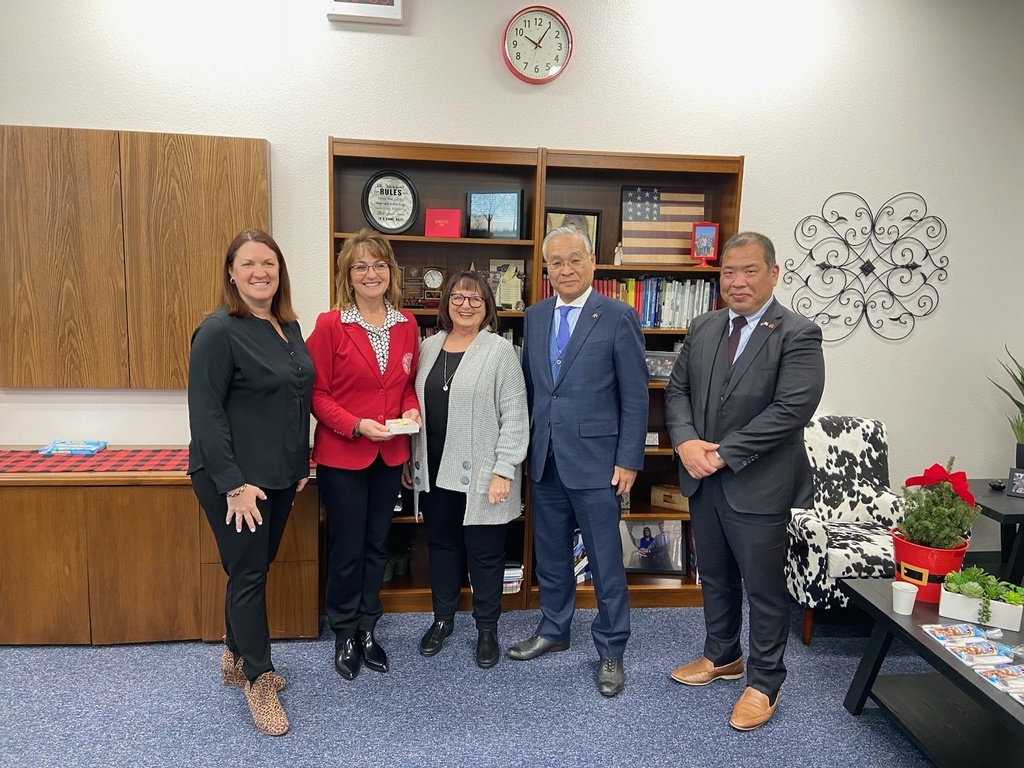 CUSD leaders with Kyoto Gakuen Principal and Executive Director in Superintendent's office